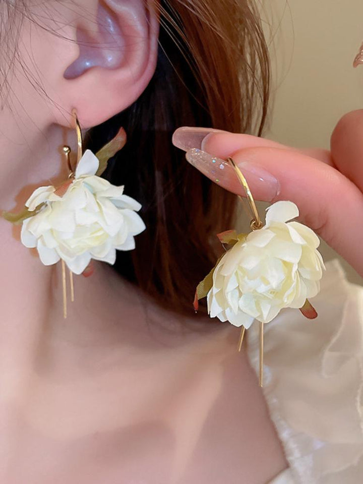 Silver Needle Pearl Flower Earrings
