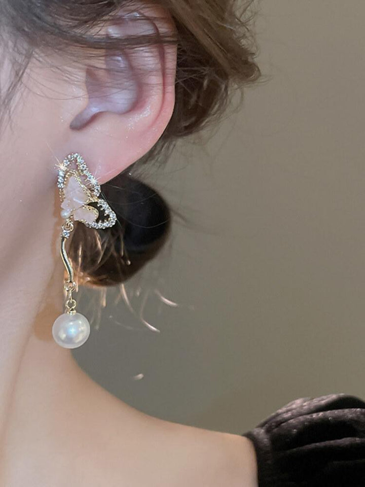 Sweet Butterfly Pearl Asymmetric Earrings