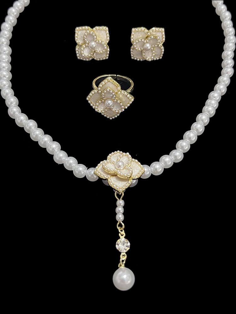 Women's Camellia Necklace With Pearl Dropping Oil