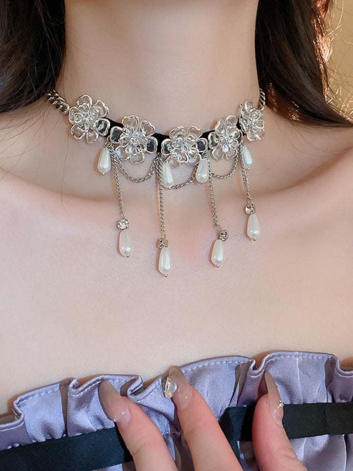 Elegant Rhinestone Flower Pearl Necklace