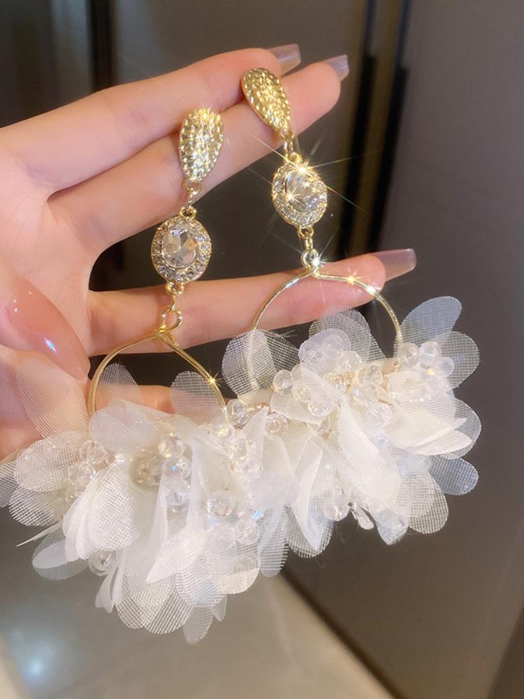 Silver Needle Pearl Flower Earrings