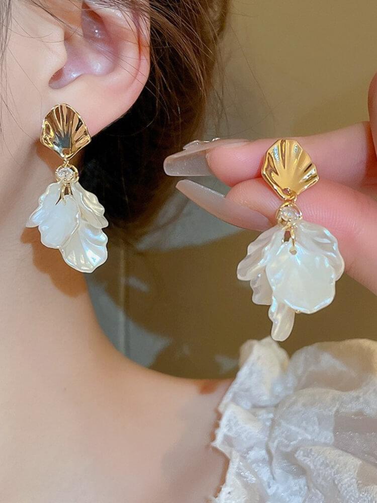 Silver Needle Pearl Flower Shell Tassel Earrings